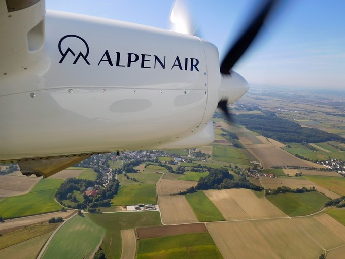 Die beiden Patrons von ALpen Air sind Berufspiloten.