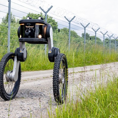 sicherheitsroboter flughafen hamburg