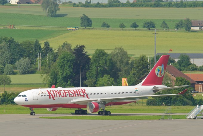 Ohne Triebwerke: Ein Airbus A330 von Kingfisher Airlines, der von der Leasing-Gesellschaft zurückgeholt und abgestellt wurde.