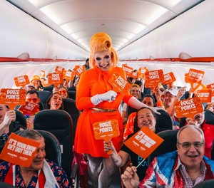 An Bord des Sonderflugs der Superfans zum Eurovision Song Contest 2025: Basel war für die Airline ein Glückstreffer.