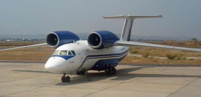 Antonow An72-100 Brazzaville Airport