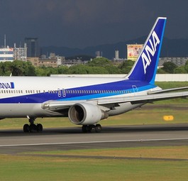 Eine Boeing 767 von ANA (hier auf einem Archivbild aus dem Jahr 2012): Solch ein Flugzeug war nun in den Vorfall verwickelt.