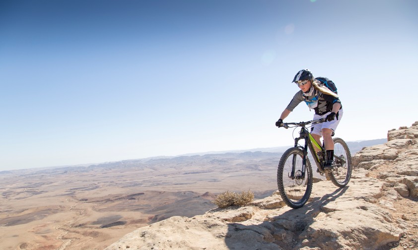 Die Wüste Negev lässt sich gut mit dem Rad erkunden.