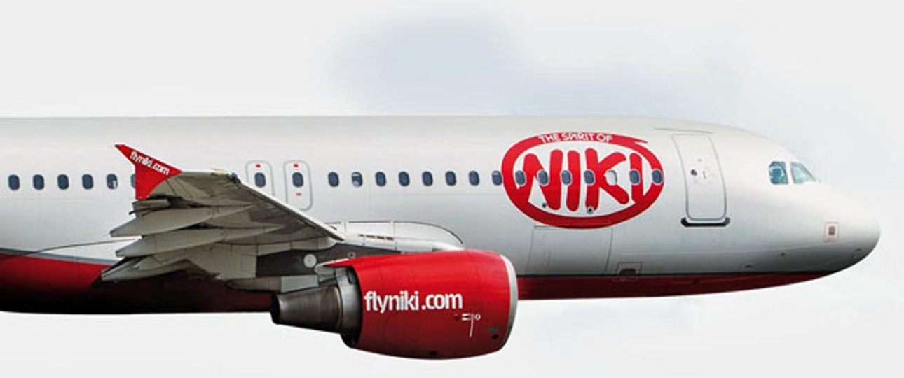 Flugzeug von Niki: Auch die österreichische Tochter wird abspecken müssen.