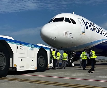 Abfertigung eines Airbus-Jets von Indigo durch Çelebi Aviation: Das Unternehmen musste die Arbeit in Indien einstellen.