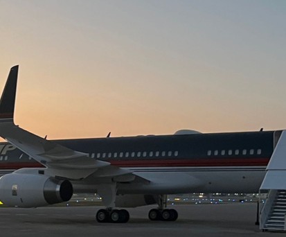 Die Boeing 757-200 von Donald Trump am Airport Palm Beach: Das Flugzeug ...