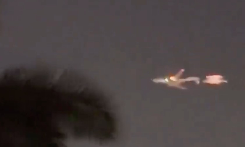 Boeing 747-8 F von Atlas Air: Feuer aus dem Triebwerk.