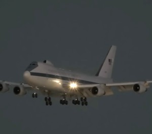 Das Doomsday Plane bei der Landung in Los Angeles. Rarer Vogel.