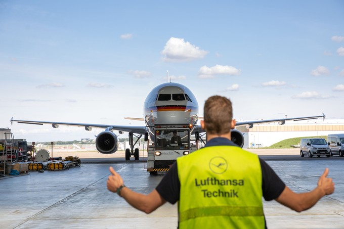 Hier kommt die 98+10, der neue Airbus A321 der Bundeswehr.