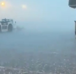 Hagel in Calgary: Westjet konnte nicht alle Flieger in Sicherheit bringen.