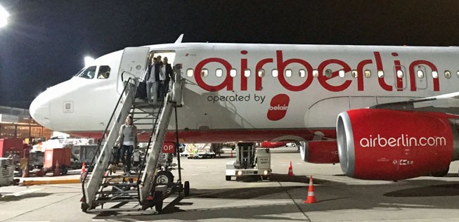 Die Beteiligungsgesellschaft SBC Restrukturierung und Investments aus Düsseldorf kaufte Belair im Januar von der insolventen Air Berlin. Ziel war es, aus ihr eine Wet-Lease-Anbieterin zu machen. Doch es fehlte das Geld, um den Betrieb neu zu starten. Ein potenzieller Investor sei unerwartet abgesprungen, hieß es Mitte August. <a href="https://www.aerotelegraph.com/belair-ist-pleite" target="_blank" rel="noopener">So ging auch die Schweizer Fluglinie pleite</a>.