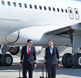 Crew von Chair Airlines: Die Fluglinie hat die Pandemie «relativ gut überstanden».