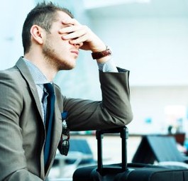 <strong>1. Werden Sie Frühaufsteher:</strong> Buchen Sie, wenn Ihnen schnell schlecht wird oder Sie Flugangst haben, einen Morgenflug<strong>. </strong>Turbulenzen ereignen sich öfter am Nachmittag.