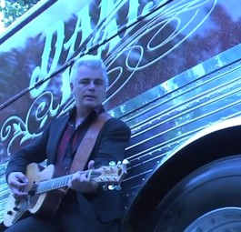 Dale Watson macht seiner Wut musikalisch Luft.