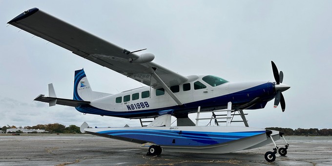 Ist die Cessna Caravan einmal aus dem Wasser, zeigt sich die imposante Dimension der Schwimmer.