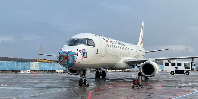 Die Embraer E190 von German Airways in Köln.