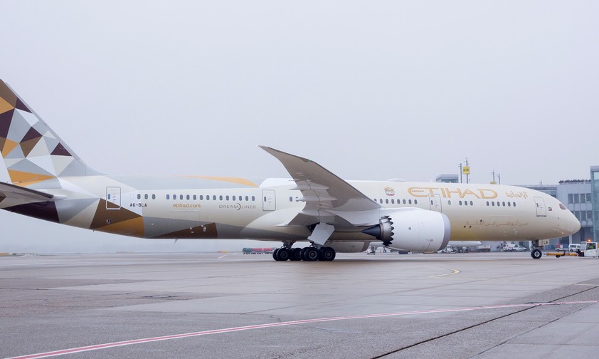Boeing 787-9 von Etihad in Düsseldorf: Kommt 2025 auch im Sommer.