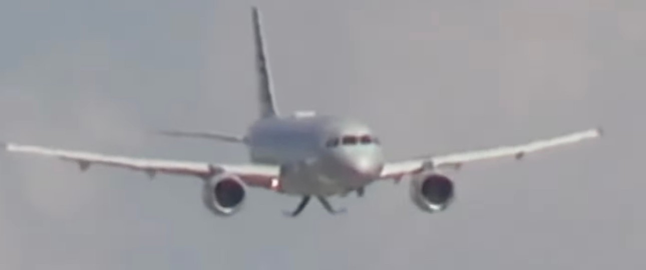 Der Airbus A319 von American Airlines: Ein Spotter hielt den Moment fest.