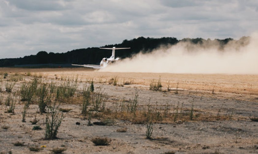 Wenn der Privatjet auf der Schotterpiste startet