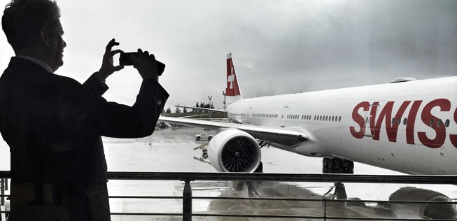 Harry Hohmeister ist stolz: Der abtretende Swiss-Chef holte die erste Boeing 777-300ER in Seattle ab.