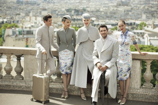 Die neuen Uniformen von Hainan Airlines: Sehen und urteilen Sie selbst.