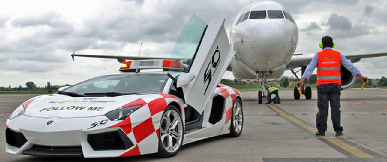 Der Lamborghini von Bologna: Spezielle Begrüßung.