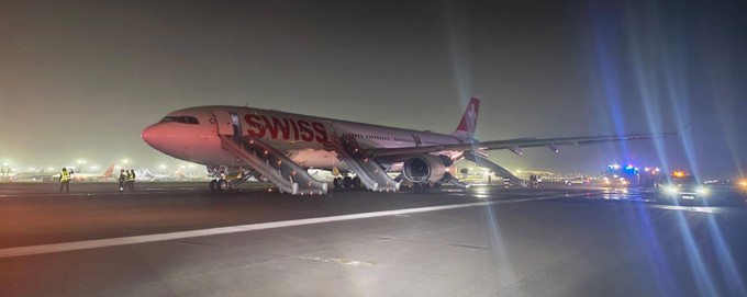 Airbus A330 von Swiss in Delhi: Dort musste das Flugzeuge einige Wochen verbringen. 