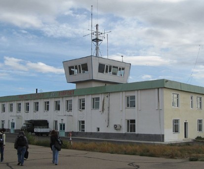 Der Moron Airport liegt in der Mongolei. Der Name klingt zunächst unspektakulär - doch übersetzt man ihn aus dem Englischen, ist es der Trottel-Flughafen.