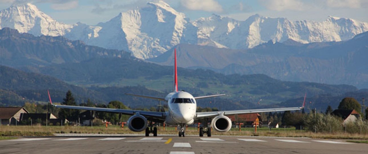 Flieger am Flughafen Bern: Es gab Einsprachen gegen den geplanten Ausbau.