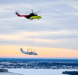 Eine ATR fliegt - aber nicht selbst: Der Hubschrauber Mil Mi-26 bringt den Flieger in ein Luftfahrtmuseum.