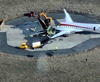 Fertig, Schluss: Der erste Spacejet wird zerlegt.