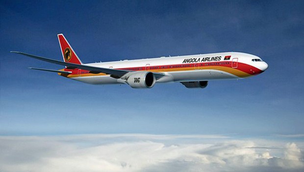 Boeing 777 der TAAG: Verlor über Portugal Teile.