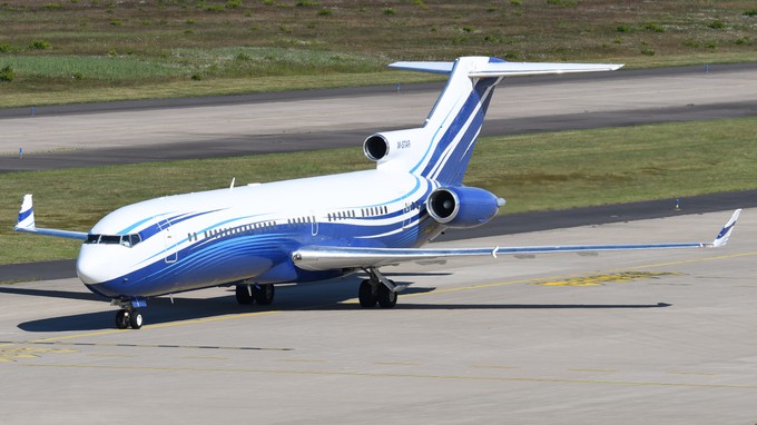 Drei Triebwerke, alle hinten beim T-Leitwerk: Eine Boeing 727-200 ...