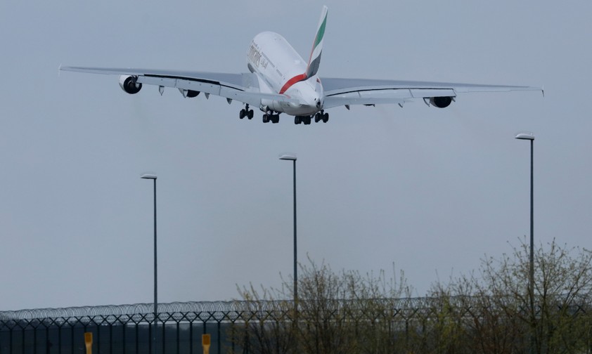 Nach dem Touch-and-Go-Manöver war der Superjumbo schnell wieder verschwunden.