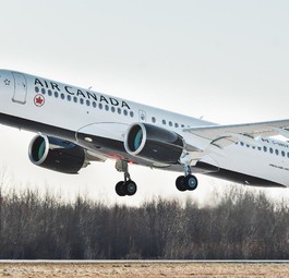 Air Canadas Chef heißt Calin Rovinescu. Das erklärt, wieso der erste Airbus A220 der Fluglinie das Kennzeichen C-GROV trägt. Unser Leser Stavros wies uns darauf hin.