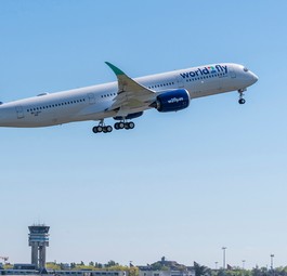 Der erste Airbus A350: Im April verließ der Flieger die Lackierhalle in Toulouse und flog zum ersten Mal.