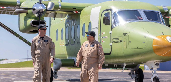 Die Testpiloten zeigten sich mit Leistung und Steuerung zufrieden.