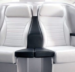 Der Spaceseat wurde 2010 in der Premium Economy eingeführt. Er war tatsächlich sehr geräumig - solange man saß.
