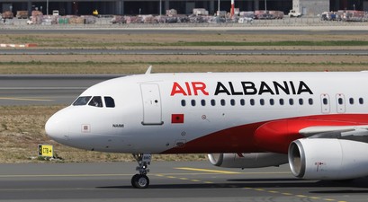 Ex-Air-Albania-Airbus ist in Russland wider aufgetaucht: Das Flugzeug ist über den Oman nach Moskau geflogen.