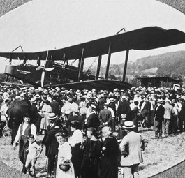 <span style="font-weight: 400;">Handley Page W8: Das erste Flugzeug der Welt mit einer Toilette an Bord.</span>