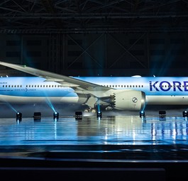 Boeing 787-10 mit dem Kennzeichen HL8515: Das erste Flugzeug mit der neuen Lackierung ...