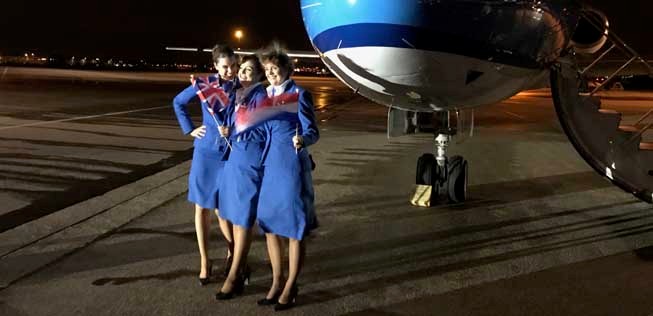 Am 28. Oktober verabschiedete das Personal von KLM Cityhopper di.e. letzte Fokker 70 mit einem kleinen Fest.