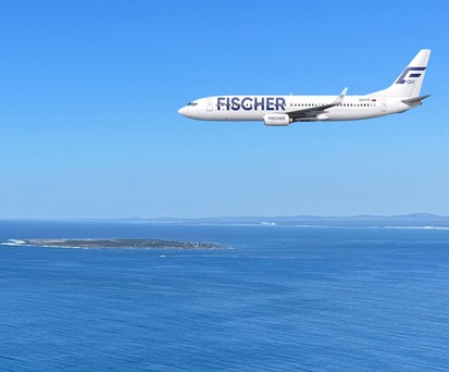 Eine Boeing 737-700 von Fischer Air (Computerbild): Die Fluglinie will ab Ende April wieder Flüge anbieten.