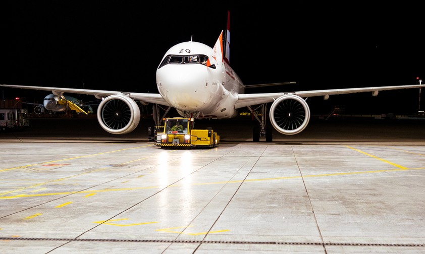 Die OE-LZQ (hier bei Ankunft bei Austrian im Jahr 2023): Nun beschädigt.
