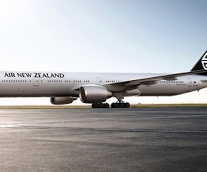 Air New Zealand in der Bemalung mit der Nationalfarbe Schwarz.