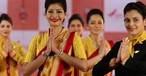 Flugbegleiterinnen von Air India: Die Zukunft des Saris ist ungewiss.