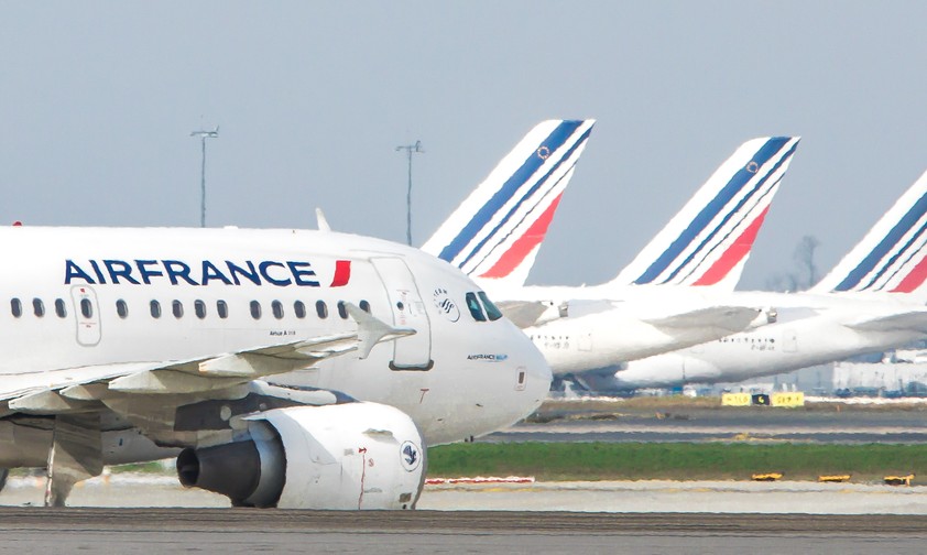 Flieger von Air France: Die Airline will ihre Inlandsflüge kompensieren.