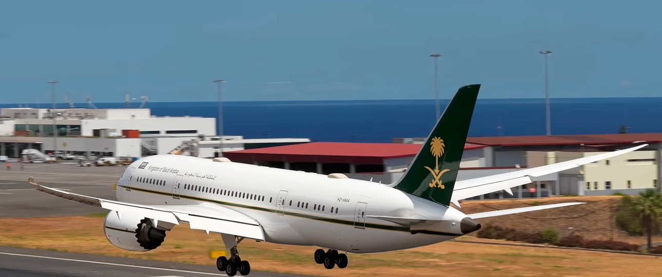 Die Landung der saudischen Boeing 787 in Funchal: Ungewöhnlicher Gast auf Madeira.