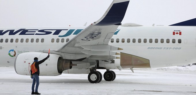 Platz 10: Boeing 737-700 mit 329.593 Flügen.