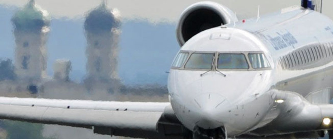 Flieger am Bodensee-Airport Friedrichshafen: Der Flughafen bekommt finanzielle Unterstützung.